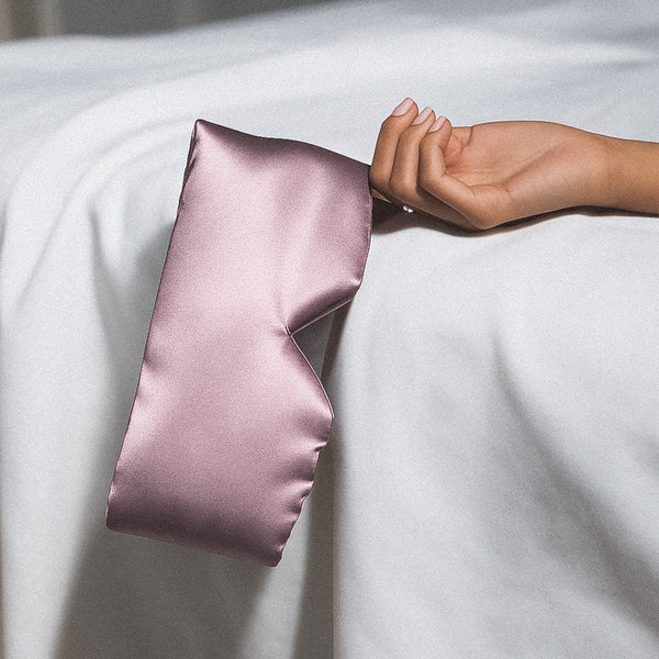 Masque de sommeil en soie 100 % - Rose pâle